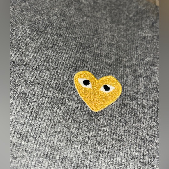 SOLD- Comme des Garcons Wool Sweater V-Neck Gold Heart CDG Play Heart Women’s XS - Picture 5 of 16